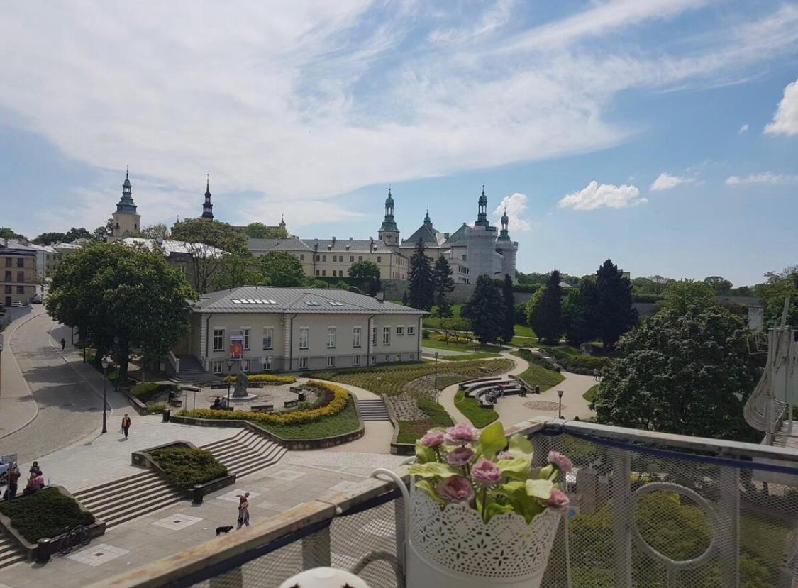Apartamenty Sienkiewicza De Lux z widokiem na PAŁAC BISKUPÓW, parkingiem CENTRUM Kielce Exterior foto